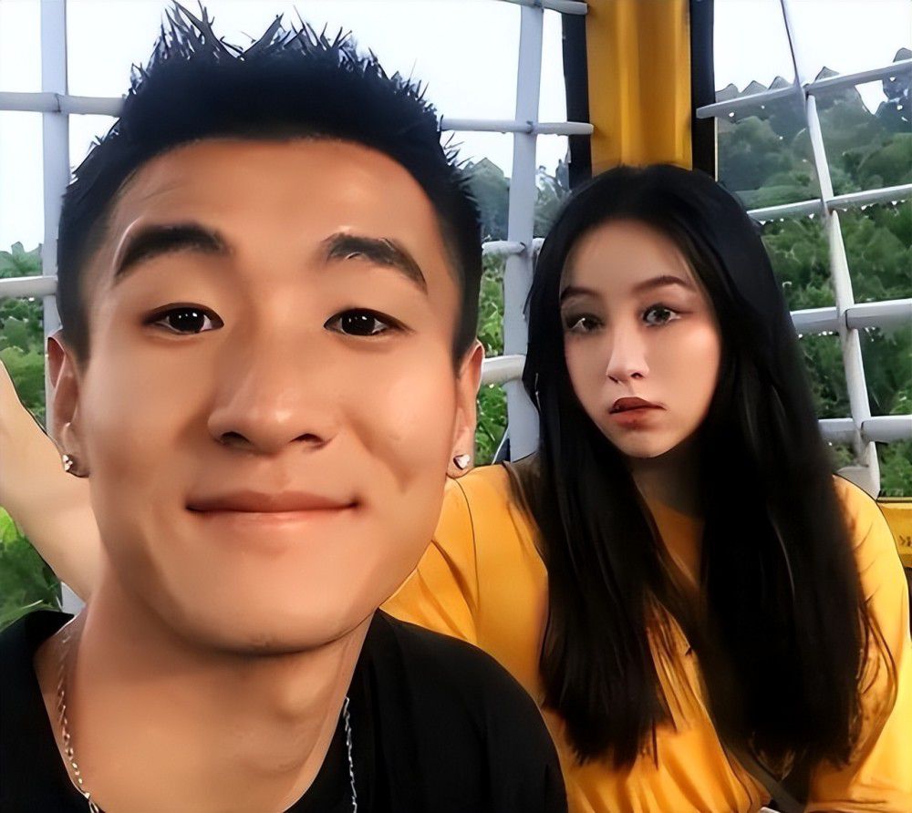 两人对音乐剧的坚持，如同影片中选手对电竞的坚持一样